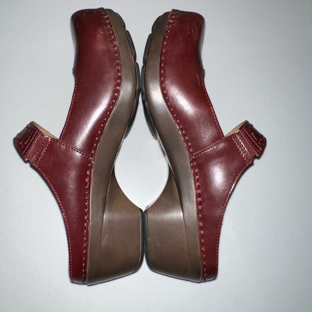 Dansko Solitaire in Red Veg Mary Jane Leather Clogs Size 40 - Picture 5 of 10